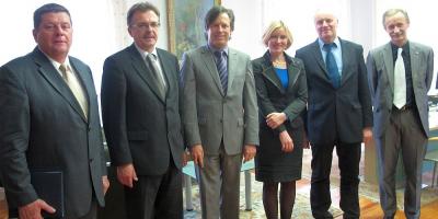 Vodji poslanskih skupin vladajočih strank sprejeli predst. EL, SJK in PUAK