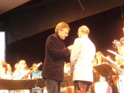 Überraschungsgeschenk für Hanzi Gabriel von Bürgermeister Franz Josef Smrtnik